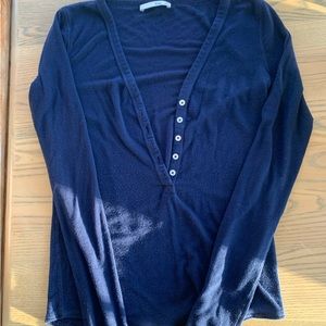 Soft Aritzia Wilfred longsleeve shirt